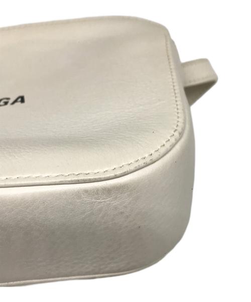 BALENCIAGA（バレンシアガ）BALENCIAGA (バレンシアガ) ショルダーバッグ ホワイトの古着・服飾アイテム
