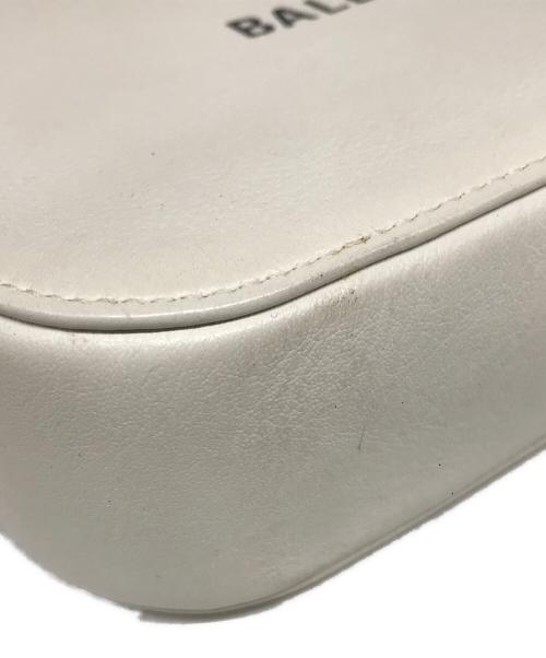 BALENCIAGA（バレンシアガ）BALENCIAGA (バレンシアガ) ショルダーバッグ ホワイトの古着・服飾アイテム
