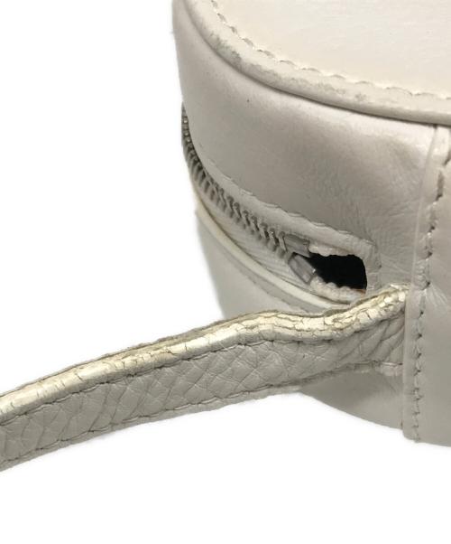 BALENCIAGA（バレンシアガ）BALENCIAGA (バレンシアガ) ショルダーバッグ ホワイトの古着・服飾アイテム