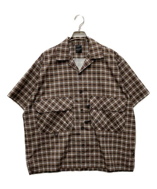 DAIWA PIER39（ダイワ ピア39）DAIWA PIER39 (ダイワ ピア39) Tech Regular Collar Shirts S/S ブラウン サイズ:Sの古着・服飾アイテム