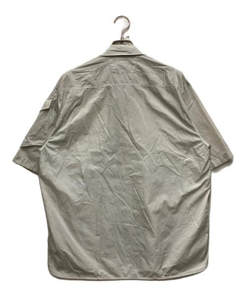 C.P COMPANY（シーピーカンパニー）C.P COMPANY (シーピーカンパニー) Chrome-R Overshirt グレー サイズ:Lの古着・服飾アイテム