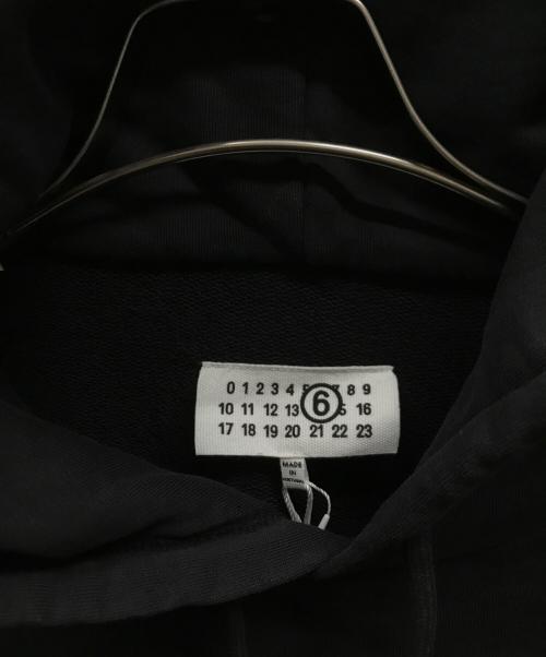 MM6 Maison Margiela（エムエムシックスメゾンマルジェラ）MM6 Maison Margiela (エムエムシックスメゾンマルジェラ) ナンバリングスウェットシャツ ブラック サイズ:Sの古着・服飾アイテム