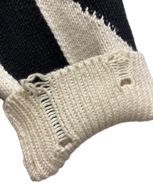 MARC JACOBS（マークジェイコブス）MARC JACOBS (マークジェイコブズ) THE DISTRESSED MONOGRAM OVERSIZE SWEATER ブラック×ホワイト サイズ:XSの古着・服飾アイテム