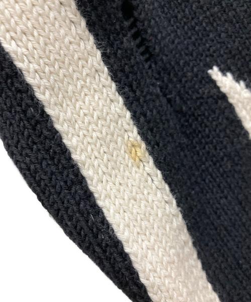 MARC JACOBS（マークジェイコブス）MARC JACOBS (マークジェイコブズ) THE DISTRESSED MONOGRAM OVERSIZE SWEATER ブラック×ホワイト サイズ:XSの古着・服飾アイテム