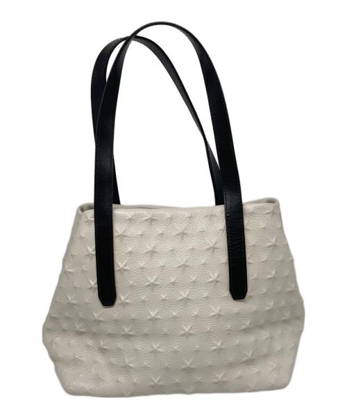 JIMMY CHOO（ジミーチュウ）JIMMY CHOO (ジミーチュウ) ピムリコ スターエンボスハンドバッグ ホワイトの古着・服飾アイテム