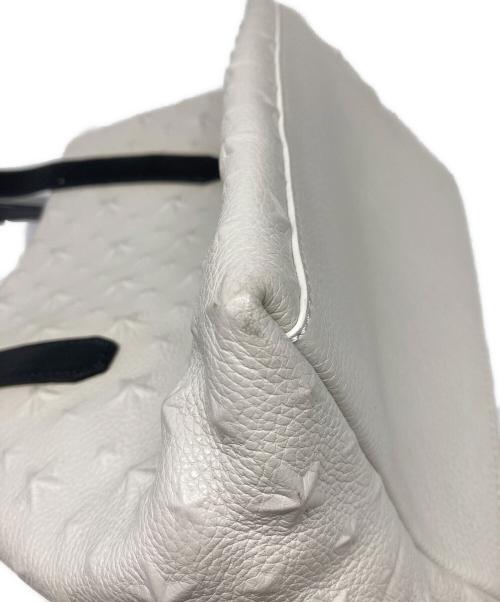 JIMMY CHOO（ジミーチュウ）JIMMY CHOO (ジミーチュウ) ピムリコ スターエンボスハンドバッグ ホワイトの古着・服飾アイテム