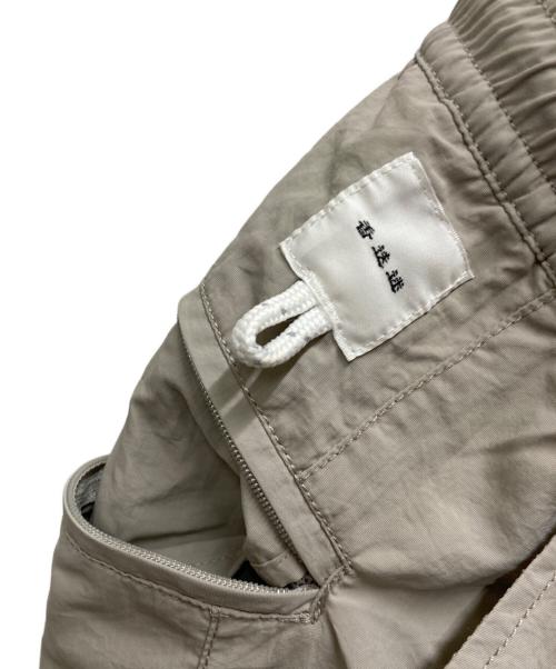 迷迭香（マンネンロウ）迷迭香 (マンネンロウ) NYLON HARVEST TRAINER ベージュ サイズ:不明の古着・服飾アイテム