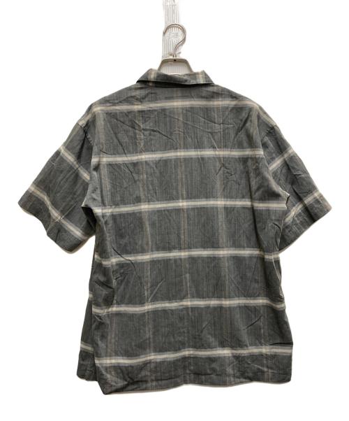 BROWN by 2-tacs（ブラウンバイツータックス）BROWN by 2-tacs (ブラウンバイツータックス) 半袖シャツ グレー サイズ:Lの古着・服飾アイテム