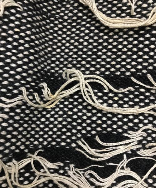 CMMN SWDN（コモンスウェーデン）CMMN SWDN (コモンスウェーデン) ARRAN DISDRESSED ブラック×ホワイト サイズ:Lの古着・服飾アイテム