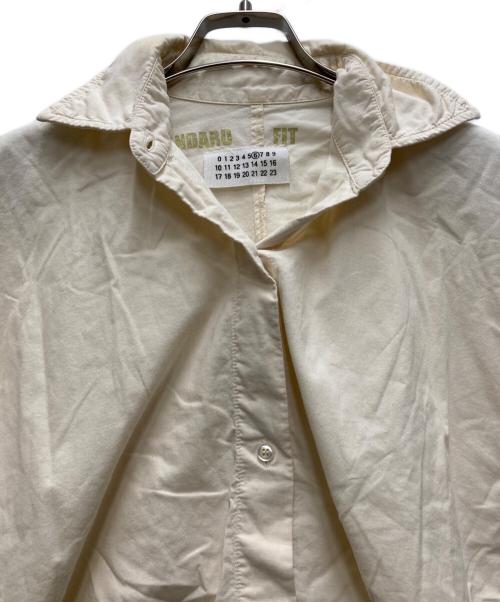 MM6 Maison Margiela（エムエムシックスメゾンマルジェラ）MM6 Maison Margiela (エムエムシックスメゾンマルジェラ) クロップドシャツ ベージュ サイズ:FREEの古着・服飾アイテム