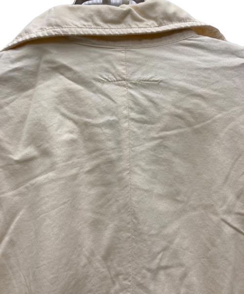 MM6 Maison Margiela（エムエムシックスメゾンマルジェラ）MM6 Maison Margiela (エムエムシックスメゾンマルジェラ) クロップドシャツ ベージュ サイズ:FREEの古着・服飾アイテム