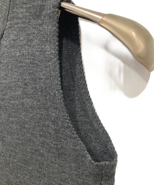 JOICEADDED（ジョイスアディッド）JOICEADDED (ジョイスアディッド) ノースリーブニット グレー サイズ:Freeの古着・服飾アイテム