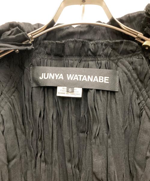 JUNYA WATANABE COMME des GARCONS（(ジュンヤワタナベ コムデギャルソン）JUNYA WATANABE COMME des GARCONS ((ジュンヤワタナベ コムデギャルソン) プリーツコート ブラック サイズ:Sの古着・服飾アイテム