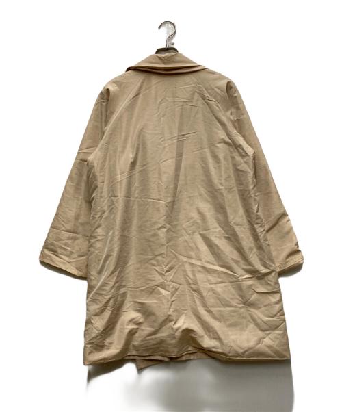ISSEY MIYAKE FETE（イッセイミヤケフェット）ISSEY MIYAKE FETE (イッセイミヤケフェット) シルクミドルコート ベージュ サイズ:3の古着・服飾アイテム