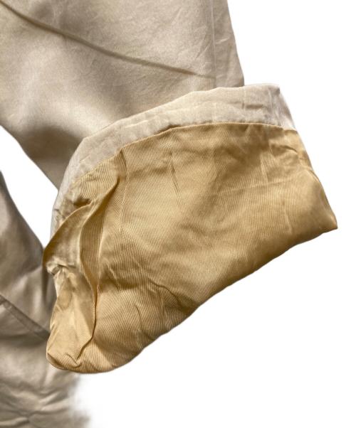 ISSEY MIYAKE FETE（イッセイミヤケフェット）ISSEY MIYAKE FETE (イッセイミヤケフェット) シルクミドルコート ベージュ サイズ:3の古着・服飾アイテム