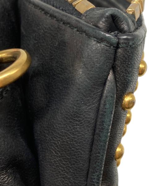 MIU MIU（ミュウミュウ）MIU MIU (ミュウミュウ) スタッズレザーポシェットポーチ ブラックの古着・服飾アイテム