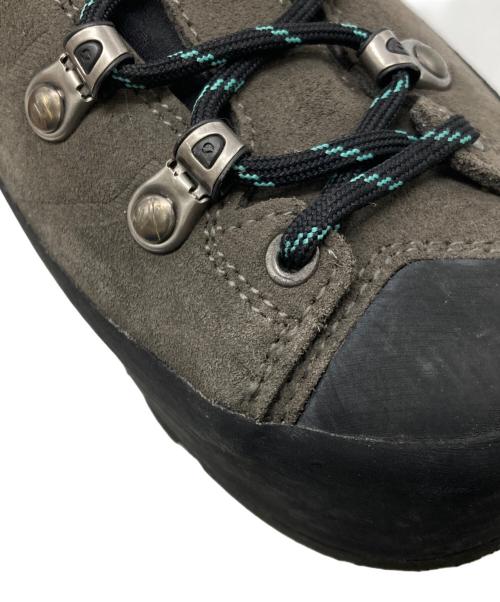SCARPA（スカルパ）SCARPA (スカルパ) トレッキングシューズ グレー サイズ:38の古着・服飾アイテム