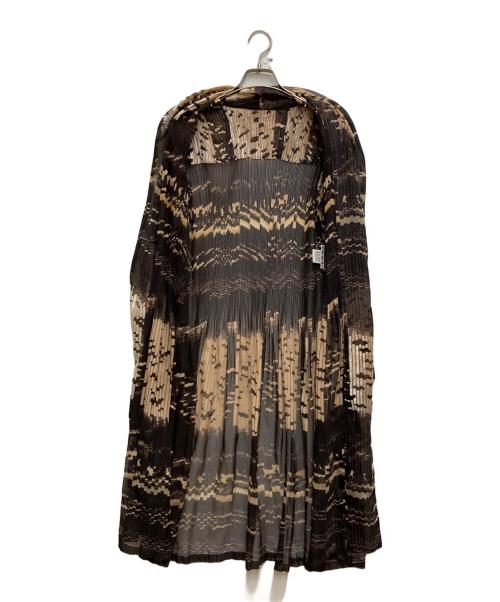 ISSEY MIYAKE（イッセイミヤケ）ISSEY MIYAKE (イッセイミヤケ) 総柄プリーツワンピース ベージュ×ブラウン サイズ:Mの古着・服飾アイテム