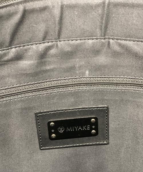 miyake（ミヤケ デザイン スタジオ）MIYAKE (ミヤケ デザイン スタジオ) サムライ甲冑バッグ ブラックの古着・服飾アイテム