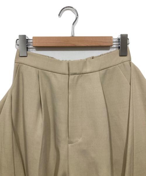Ameri（アメリ）AMERI (アメリ) MEDI FAKE SLEEVE SUSPENDER PANTS ベージュ サイズ:Mの古着・服飾アイテム