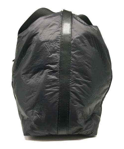 MM6 Maison Margiela（エムエムシックスメゾンマルジェラ）MM6 Maison Margiela (エムエムシックスメゾンマルジェラ) クランチドナイロン ウィークエンドバッグ ブラックの古着・服飾アイテム