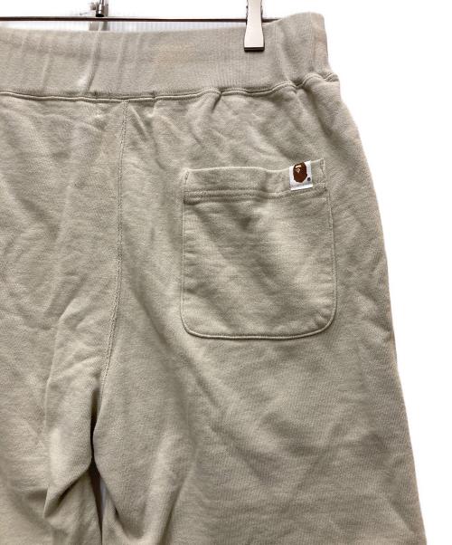 A BATHING APE（アベイシングエイプ）A BATHING APE (アベイシングエイプ) ワンポイントハーフパンツ ベージュ サイズ:Mの古着・服飾アイテム