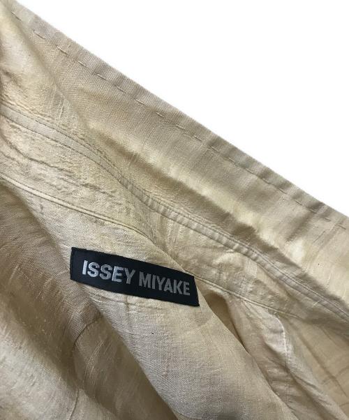 ISSEY MIYAKE（イッセイミヤケ）ISSEY MIYAKE (イッセイミヤケ) シルクシャツ ベージュ サイズ:3の古着・服飾アイテム
