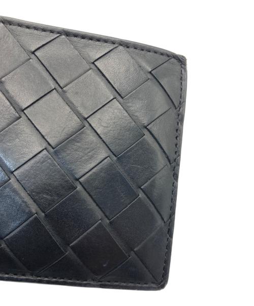 BOTTEGA VENETA（ボッテガベネタ）BOTTEGA VENETA (ボッテガベネタ) イントレチャート2つ折り財布 ブラックの古着・服飾アイテム
