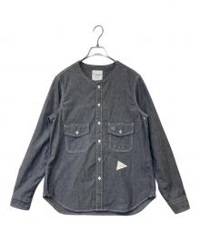 and wander（アンドワンダー）の古着「CORDURA indigo chambray collarless shirt コーデュラ・インディゴ・シャンブレー・カラーレス・シャツ 574-1983114」｜ブルー