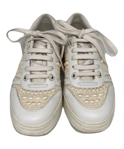 JIMMY CHOO（ジミーチュウ）JIMMY CHOO (ジミーチュウ) パール装飾 HAWAII/F ローカットスニーカー ホワイト サイズ:36の古着・服飾アイテム