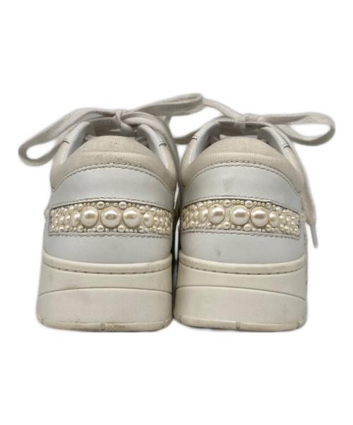 JIMMY CHOO（ジミーチュウ）JIMMY CHOO (ジミーチュウ) パール装飾 HAWAII/F ローカットスニーカー ホワイト サイズ:36の古着・服飾アイテム
