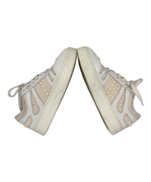 JIMMY CHOO（ジミーチュウ）JIMMY CHOO (ジミーチュウ) パール装飾 HAWAII/F ローカットスニーカー ホワイト サイズ:36の古着・服飾アイテム