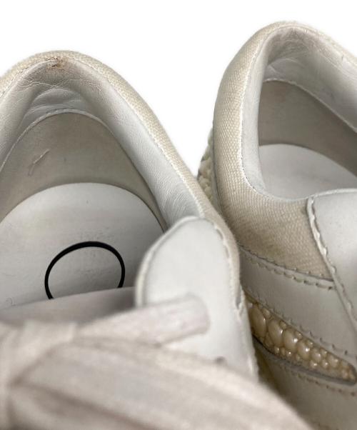 JIMMY CHOO（ジミーチュウ）JIMMY CHOO (ジミーチュウ) パール装飾 HAWAII/F ローカットスニーカー ホワイト サイズ:36の古着・服飾アイテム