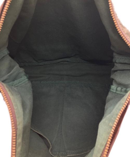 Felisi（フェリージ）Felisi (フェリージ) ナイロンショルダーバッグ オリーブの古着・服飾アイテム