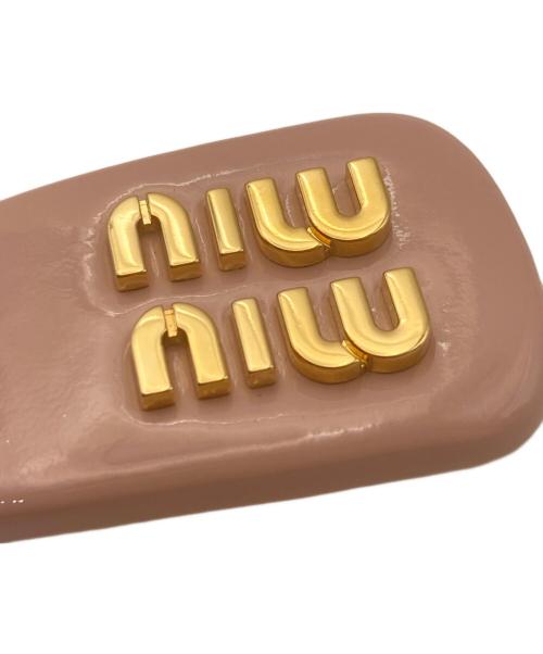 MIU MIU（ミュウミュウ）MIU MIU (ミュウミュウ) ヘアクリップ/バレッタ ピンクの古着・服飾アイテム