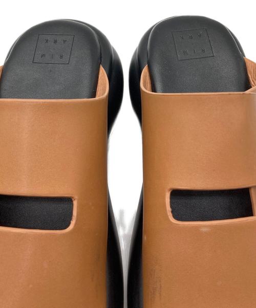 RIM.ARK（リムアーク）RIM.ARK (リムアーク) Volume sole sandal ブラウン サイズ:23.5cmの古着・服飾アイテム