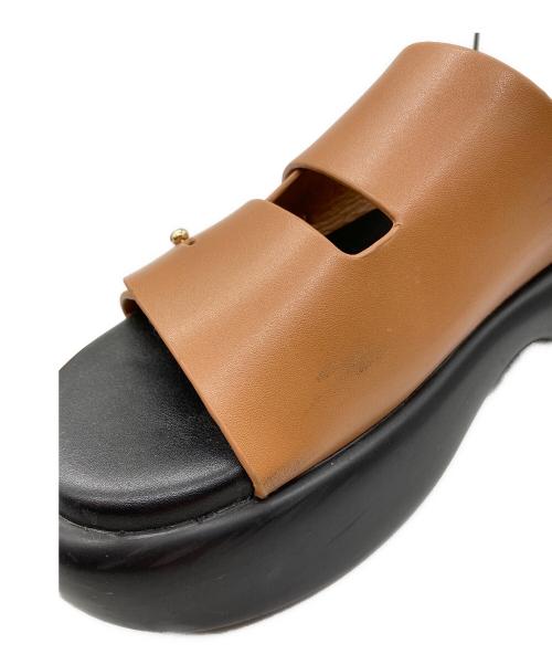 RIM.ARK（リムアーク）RIM.ARK (リムアーク) Volume sole sandal ブラウン サイズ:23.5cmの古着・服飾アイテム