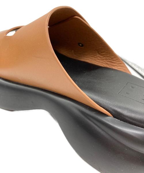 RIM.ARK（リムアーク）RIM.ARK (リムアーク) Volume sole sandal ブラウン サイズ:23.5cmの古着・服飾アイテム