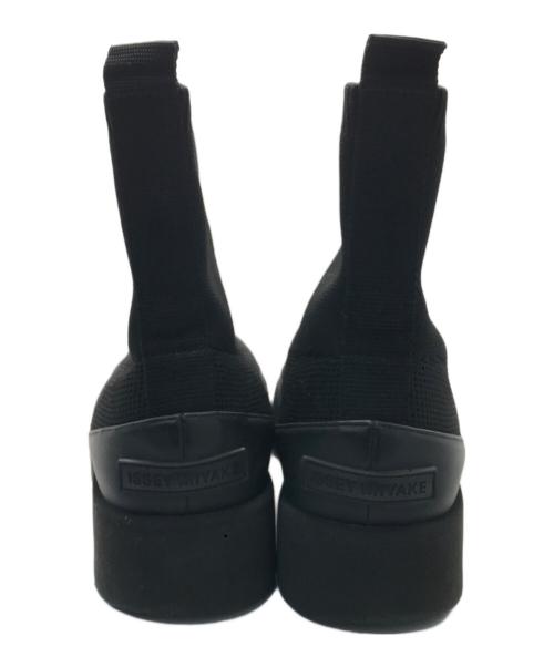 ISSEY MIYAKE（イッセイミヤケ）ISSEY MIYAKE (イッセイミヤケ) UNITED NUDE (ユナイテッドヌード) BOUNCE FIT BOOT ブラック サイズ:39の古着・服飾アイテム