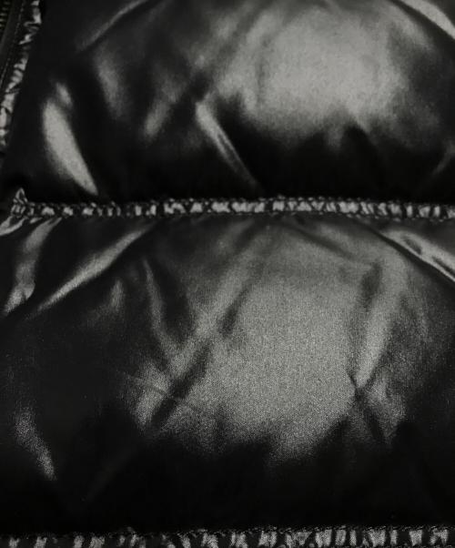 BURBERRY BLACK LABEL（バーバリーブラックレーベル）BURBERRY BLACK LABEL (バーバリーブラックレーベル) 袖ワッペンダウンジャケット ブラック サイズ:Lの古着・服飾アイテム