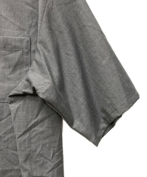 SOPHNET.（ソフネット）SOPHNET. (ソフネット) SUMMER STRETCH WOOL S/S SHIRT グレー サイズ:Lの古着・服飾アイテム