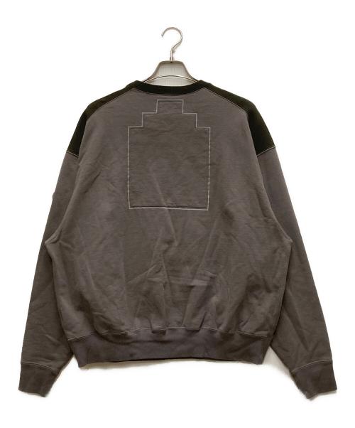 C.E（シーイー）C.E (シーイー) PANEL SHOULDER CREW NECK グレー サイズ:Lの古着・服飾アイテム