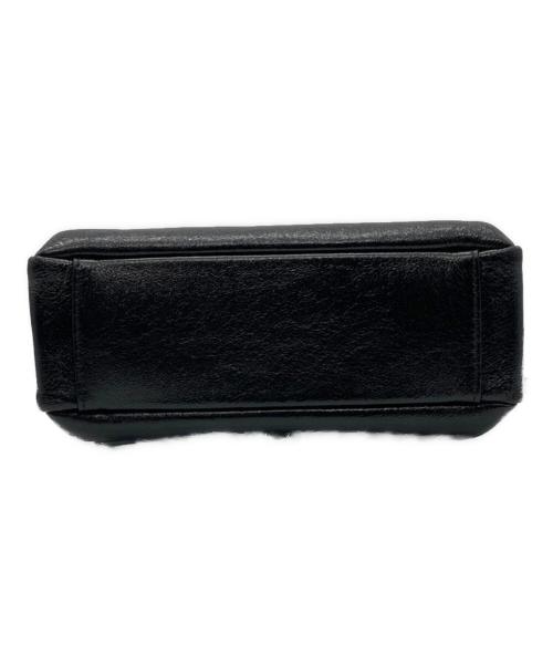 vunque（ブンク）vunque (ブンク) ターンロックショルダーバッグ ブラックの古着・服飾アイテム