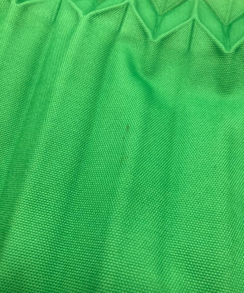 me ISSEY MIYAKE（ミーイッセイ ミヤケ）me ISSEY MIYAKE (ミーイッセイ ミヤケ) プリーツトートバッグ グリーン×オレンジの古着・服飾アイテム