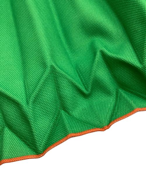 me ISSEY MIYAKE（ミーイッセイ ミヤケ）me ISSEY MIYAKE (ミーイッセイ ミヤケ) プリーツトートバッグ グリーン×オレンジの古着・服飾アイテム