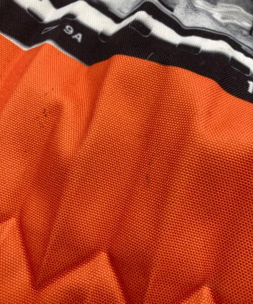 me ISSEY MIYAKE（ミーイッセイ ミヤケ）me ISSEY MIYAKE (ミーイッセイ ミヤケ) プリーツトートバッグ グリーン×オレンジの古着・服飾アイテム