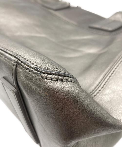 HIROFU（ヒロフ）HIROFU (ヒロフ) DUO トートバッグ メタリックシルバーの古着・服飾アイテム