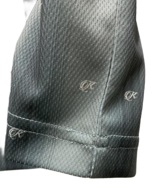 KITH（キス）KITH (キス) モノグラムサテンポロシャツ ブルー サイズ:FREEの古着・服飾アイテム