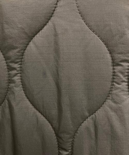 WILD THINGS（ワイルドシングス）WILD THINGS (ワイルドシングス) TOMORROW LAND (トゥモローランド) 別注 プリマロフト キルティングコート オリーブ サイズ:FREEの古着・服飾アイテム