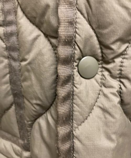 WILD THINGS（ワイルドシングス）WILD THINGS (ワイルドシングス) TOMORROW LAND (トゥモローランド) 別注 プリマロフト キルティングコート オリーブ サイズ:FREEの古着・服飾アイテム